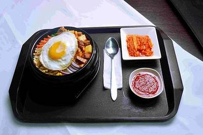 小老板石鍋拌飯 用產品和服務打動餐飲美食消費者